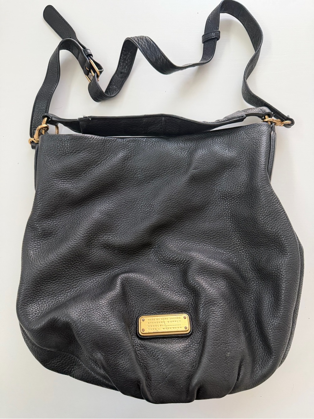 Marc by Marc Jacobs Black Pebbled Leather Shoulder Bag with Gold Plaque